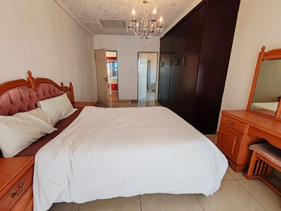 5 Bedroom Property for Sale in Grimbeeck Park North West